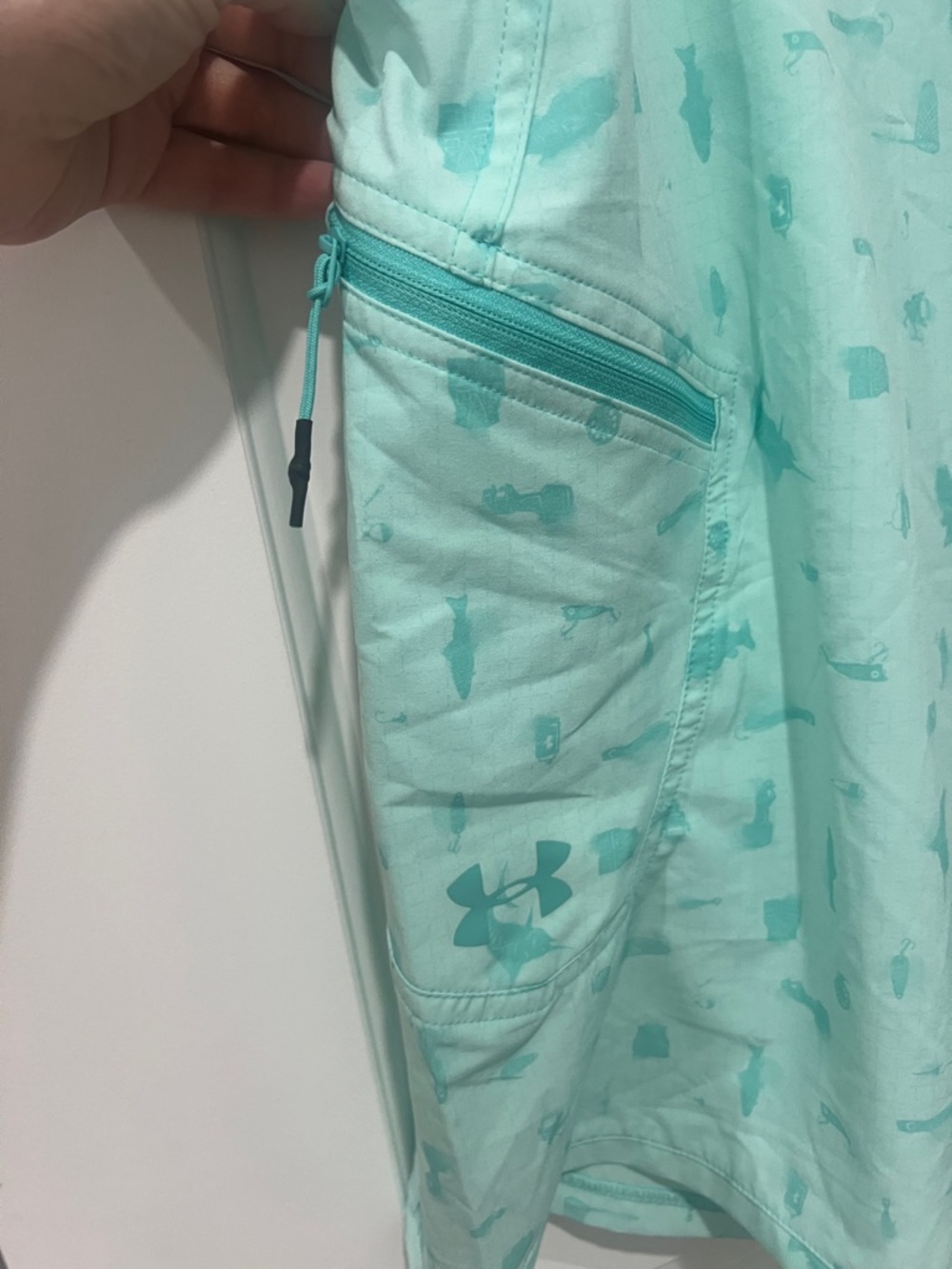 Under Armour Tide Chaser Aqua Fish Print Board Shorts Size 40 NWT - Picture 2 of 8